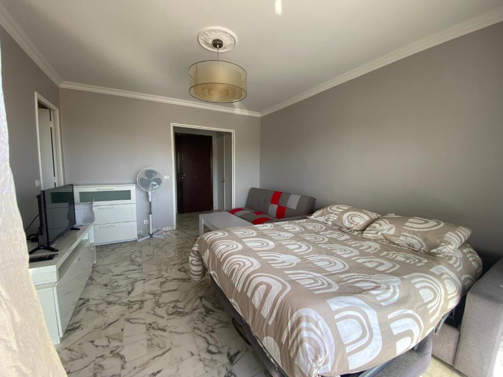 Stylish Modern Beach Studio - 3