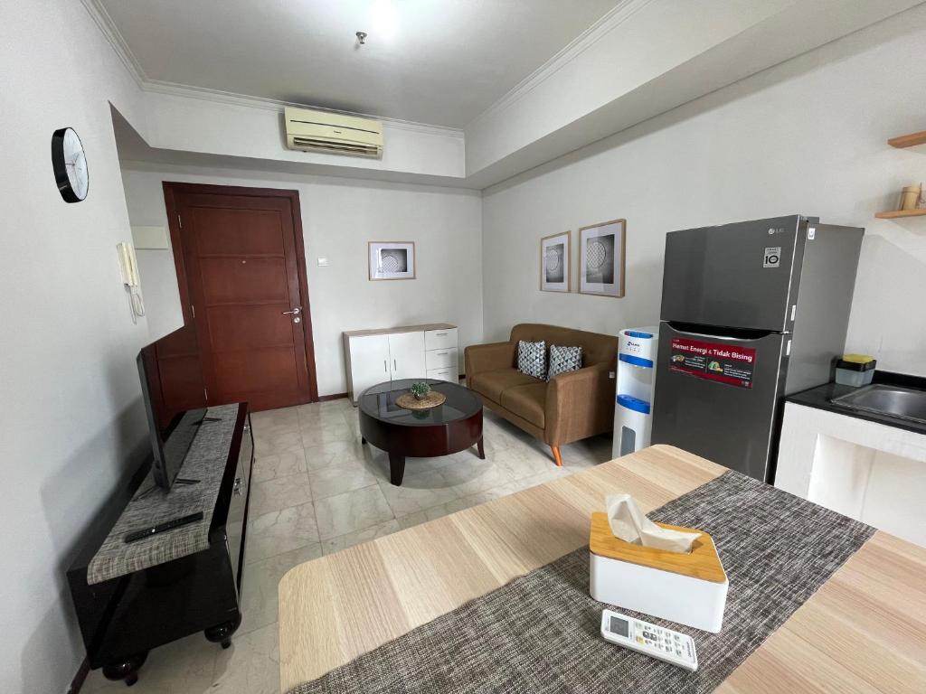 Apartemen 52 m² dengan 2 kamar tidur dan 1 kamar mandi pribadi di Slipi (ARAM | No.135 | 2BR with Direct Access to Mall)