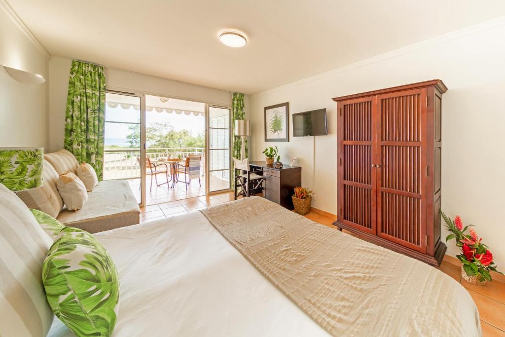 Superior Studio with Terrace (3 People) - Sea View, Village Pierre & Vacances Sainte Anne in Saint Francois