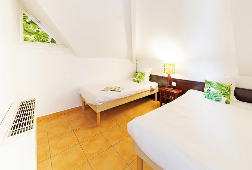 Superior Two-Bedroom Apartment with Terrace (6 People)