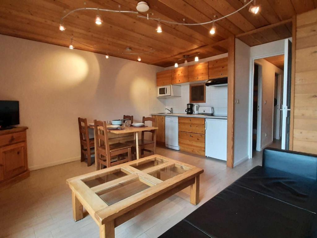 Studio rénové avec balcon sud et parking, 4 personnes, Montgenèvre - FR-1-330D-66 - 1