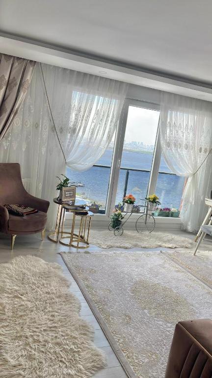 LOFT WITH SEA VIEW IN ISTANBUL