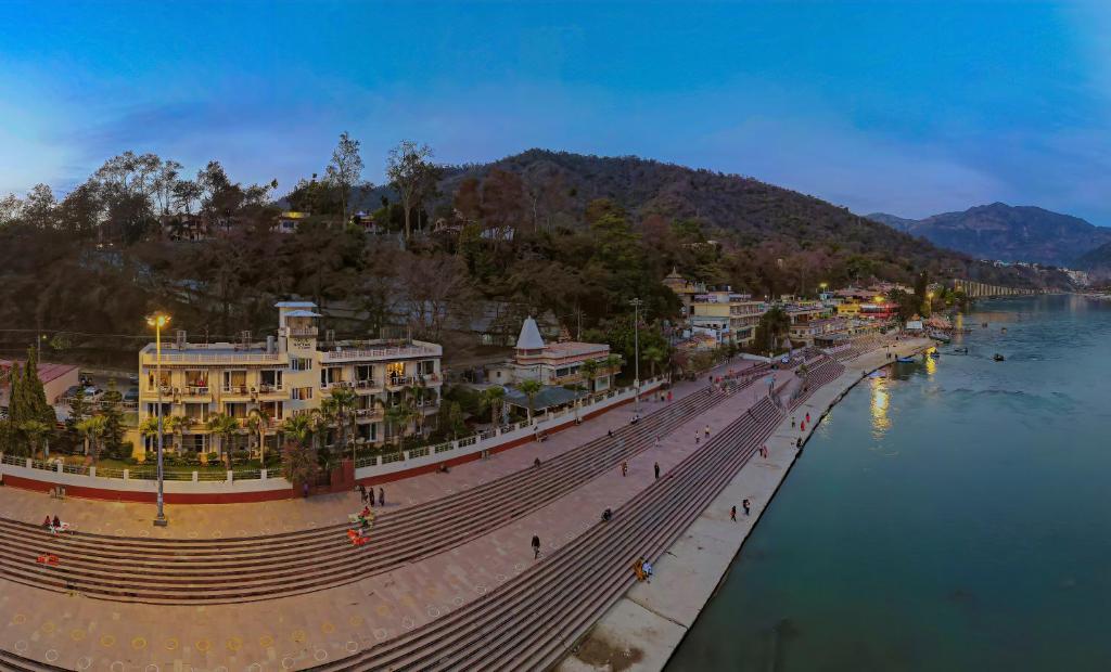 Yog niketan by sanskriti photo