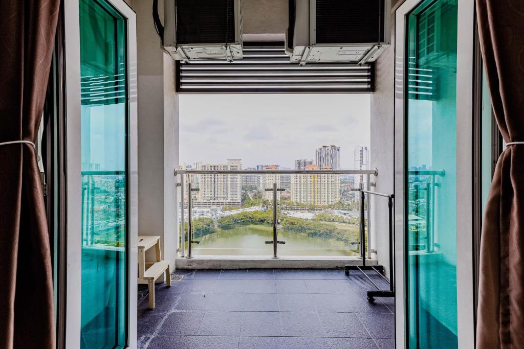 Balcony/terrace, SETAPAK CENTRAL KL-zeta suite by ALOHA in Kuala Lumpur
