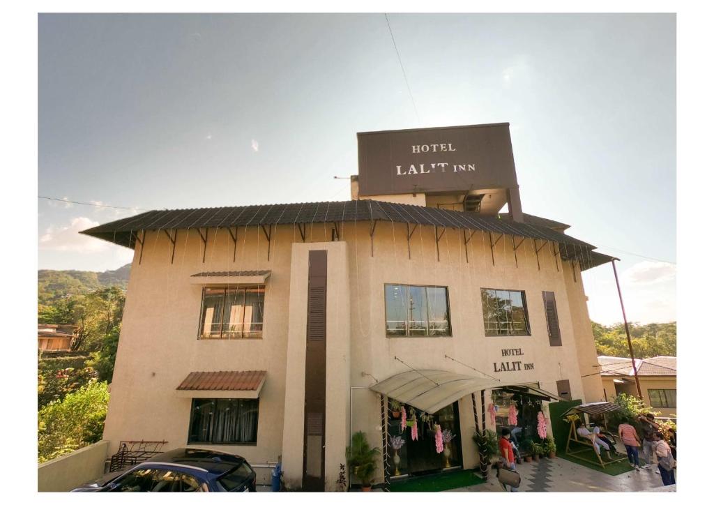 Hotel Lalit Inn photo