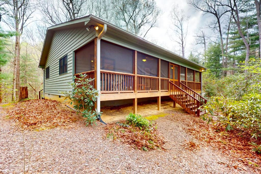 Raven's Respite, Saluda