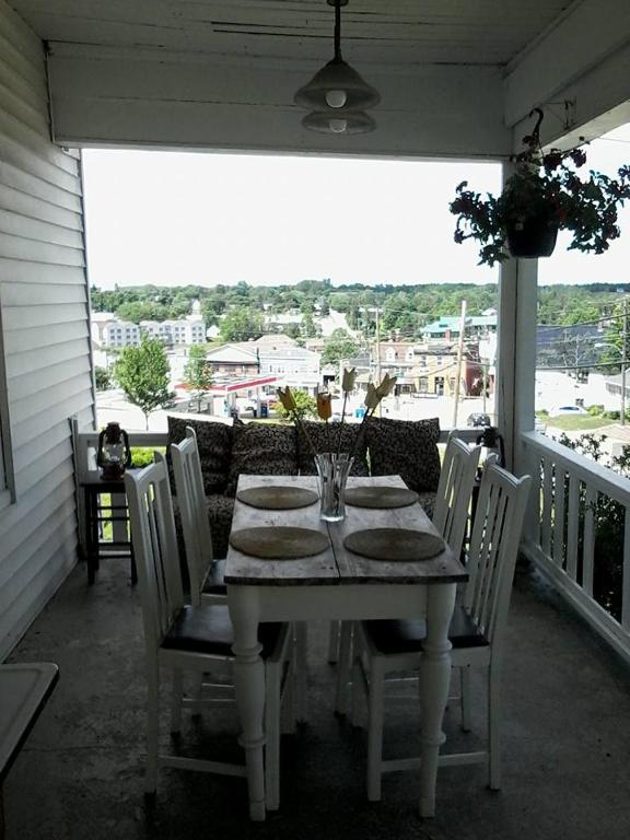 Awakenings Inn photo