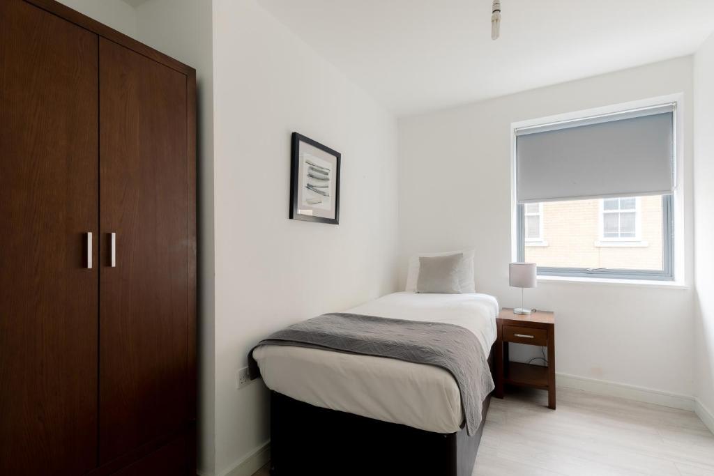 Aldgate Apartments photo