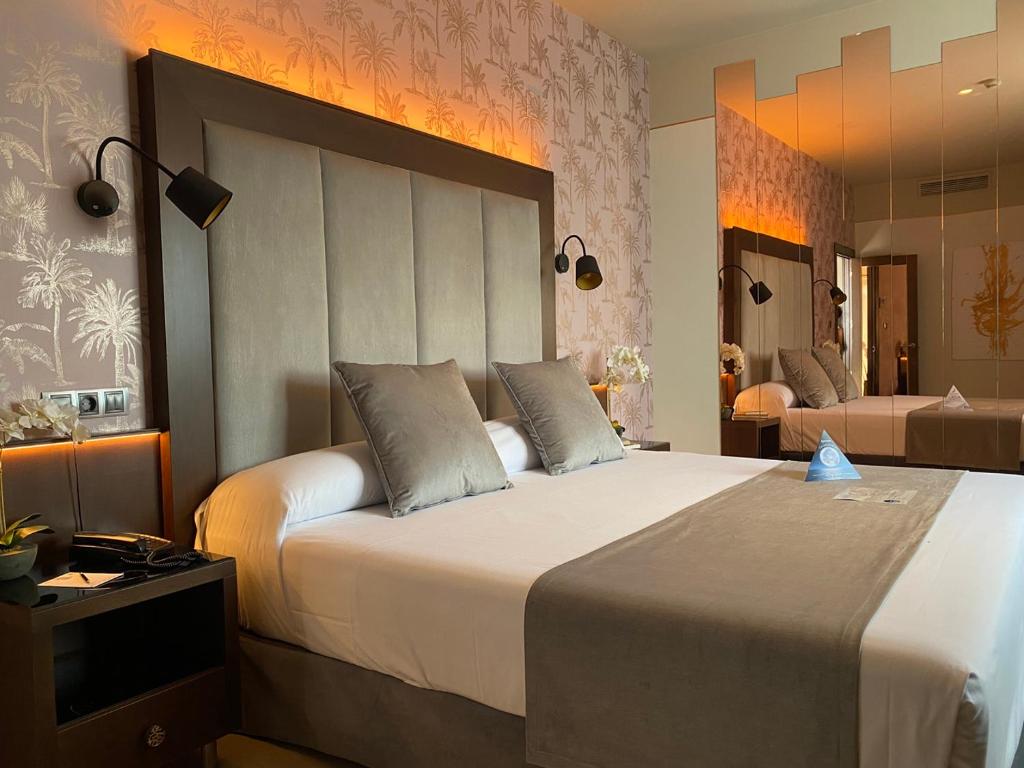 ON ALETA ROOM designed for adults — Almunecar, Andalusia