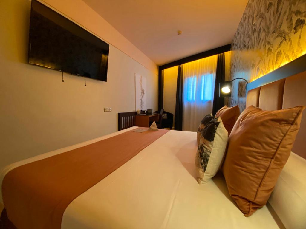 ON ALETA ROOM designed for adults — Almunecar, Andalusia