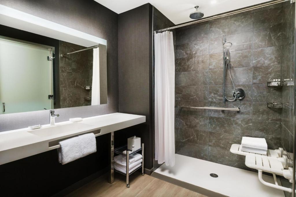 AC Hotel by Marriott Raleigh Downtown photo