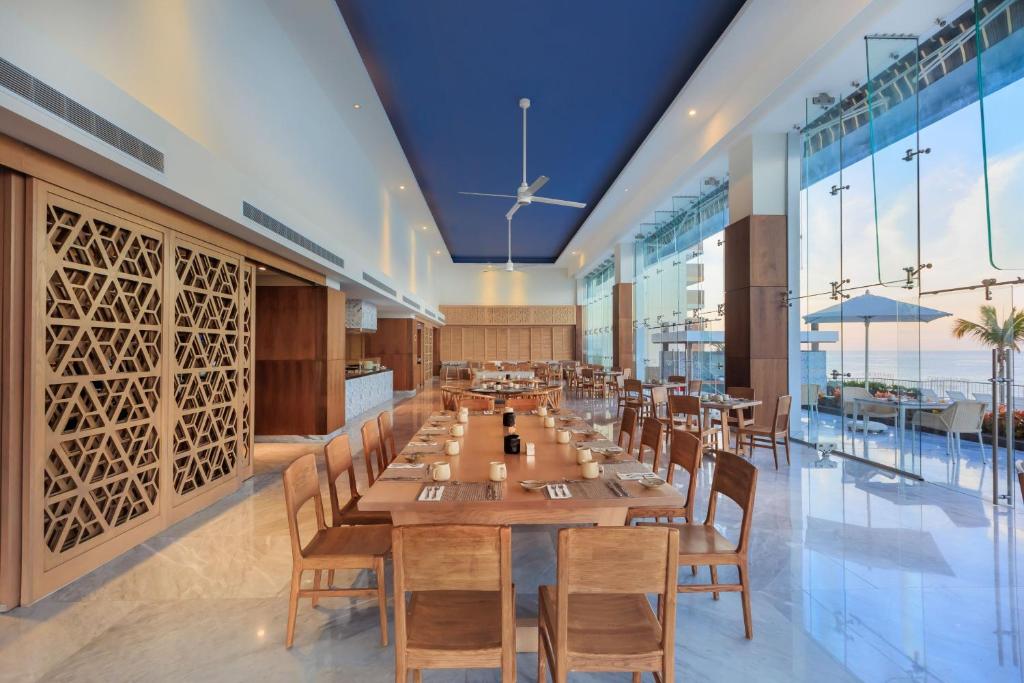 Courtyard by Marriott Mazatlan Beach Resort - img