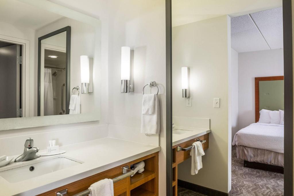 SpringHill Suites Hampton photo