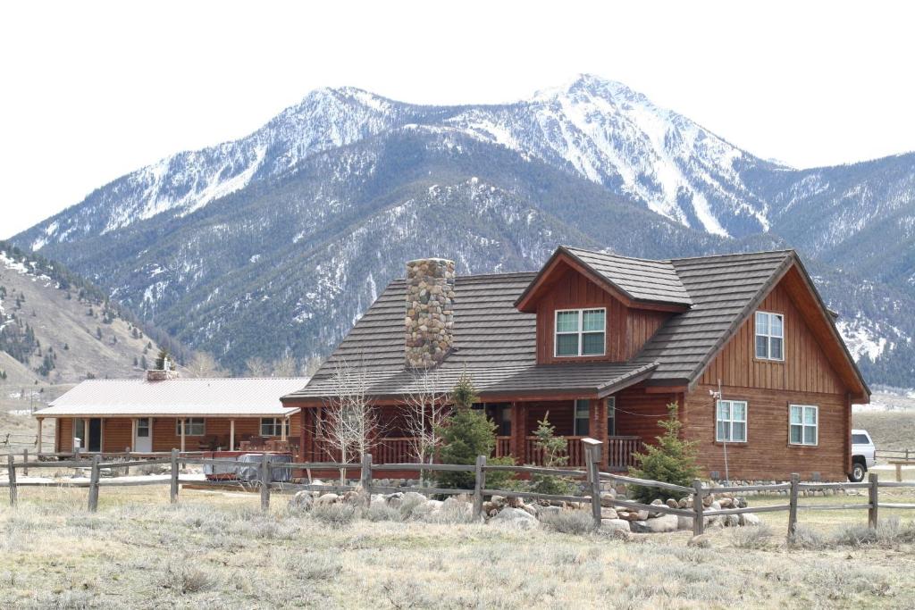 Montana Spirit Guest Lodge — Hotel in West Yellowstone (MT)