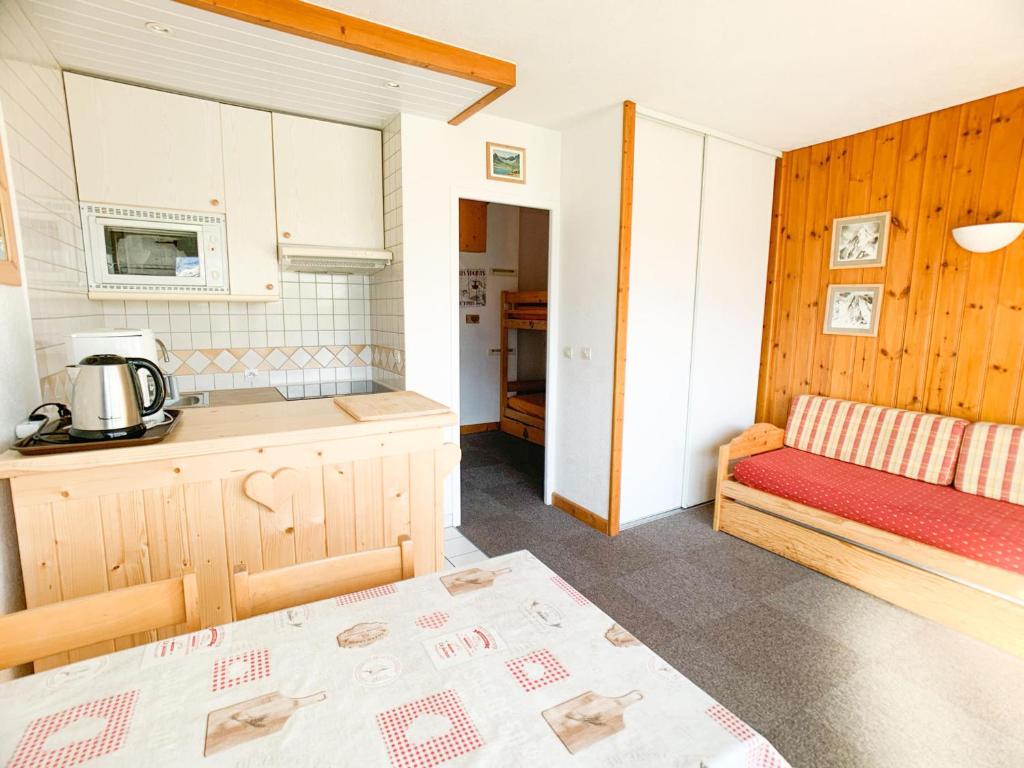 Studio lumineux proche pistes et commerces, balcon vue lac, animaux acceptés - FR-1-502-487 - 4