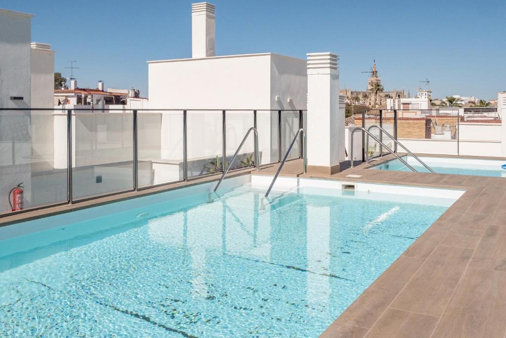 Modern with swimming pool- 2Bd 2Bth- Triana, Sevilla