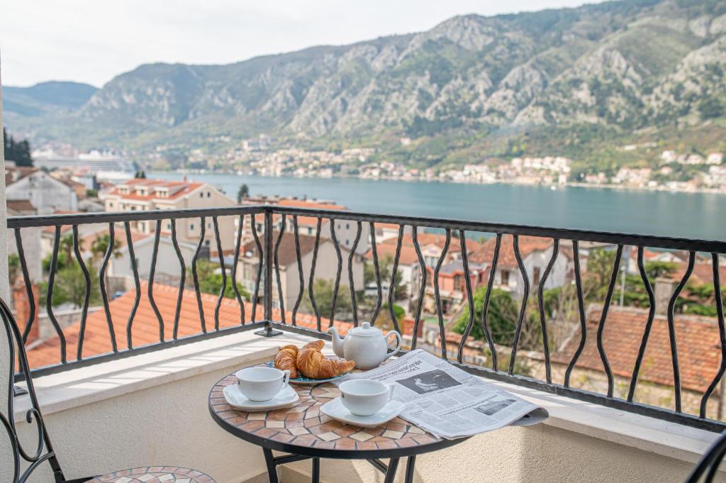 Enyana Luxury Suites - 2
