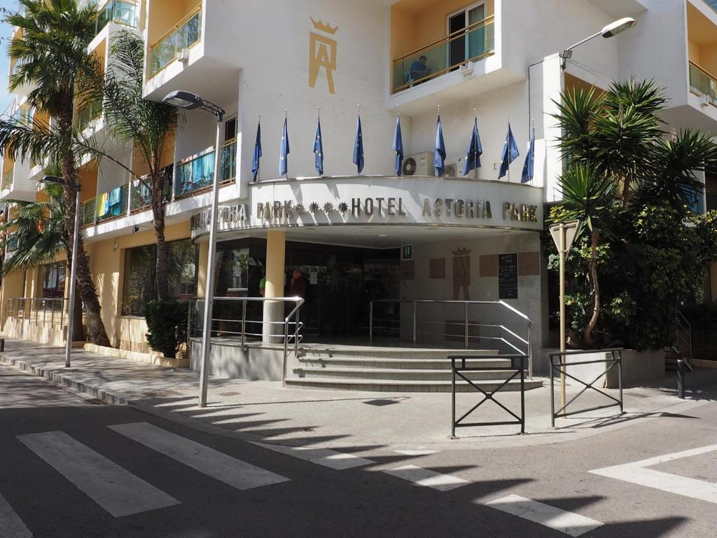 Hotel Astoria Park — Hotel building in Lloret de Mar, Catalonia
