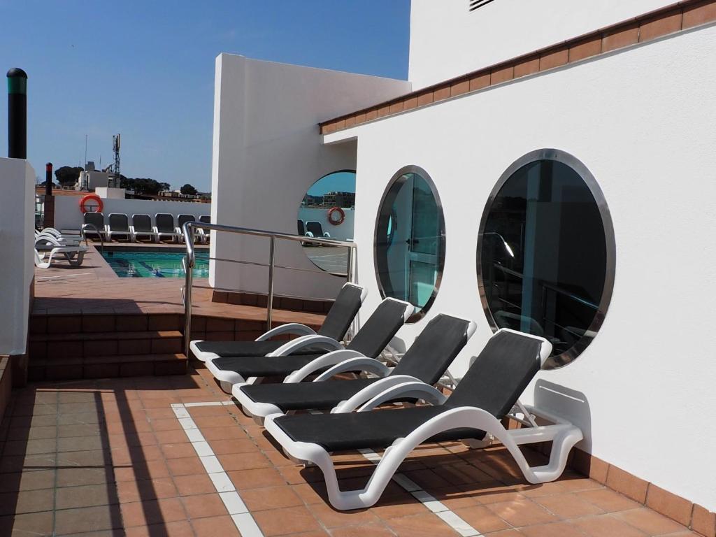 Hotel Astoria Park — Swimming pool in Lloret de Mar, Catalonia