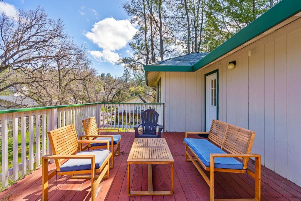 The Buck Stops Here Lake View Home