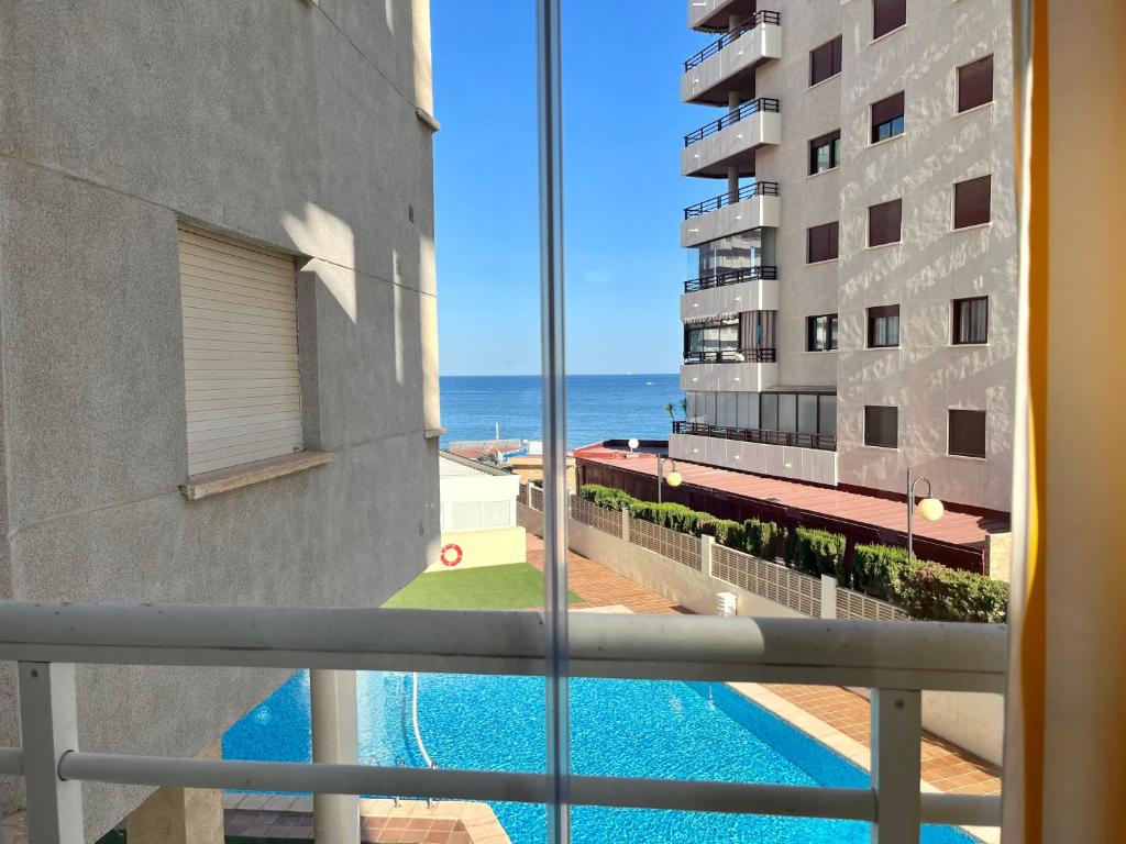 Apartment on the beach with parking and pool - 3