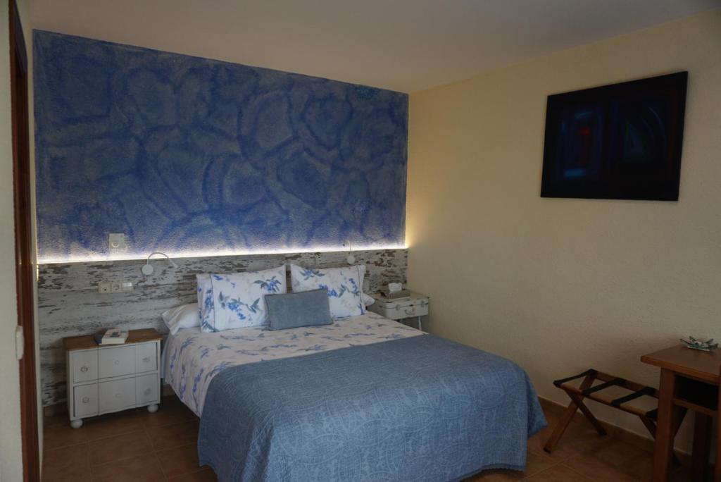 Hotel Sant Joan — Hotel rooms in Palamos, Catalonia