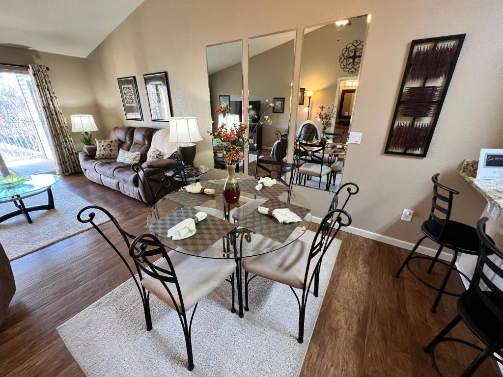 1BR Walk-In Condo Near Pointe Royale - FREE TICKETS INCLUDED - GS32-24, Branson