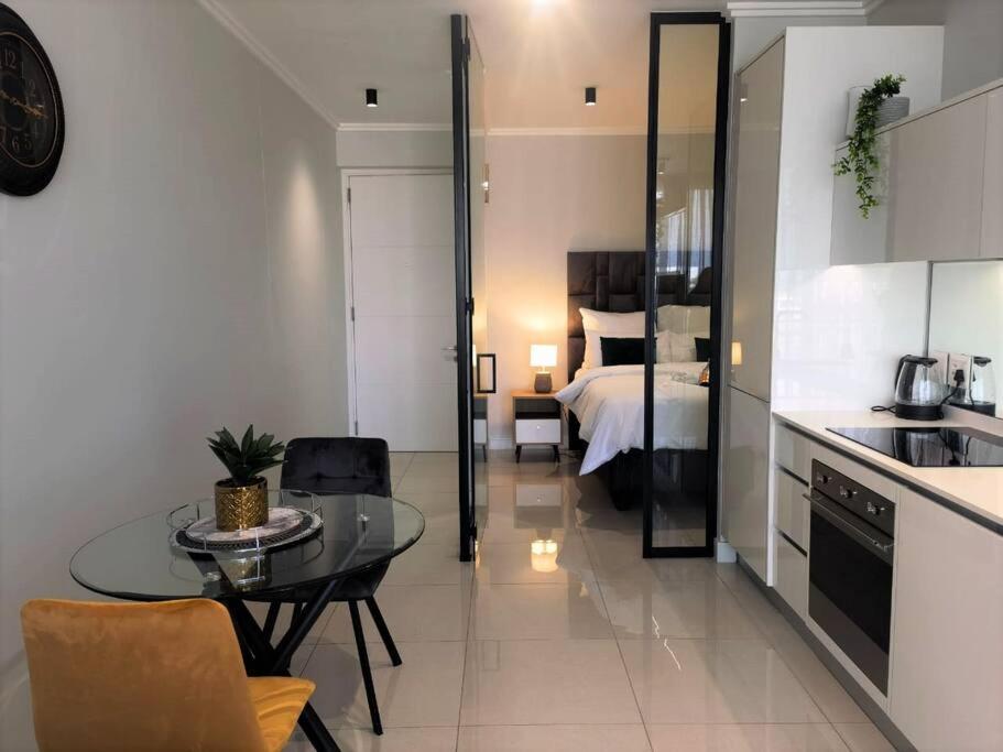 Executive Suite at Ellipse Waterfall Midrand, Midrand