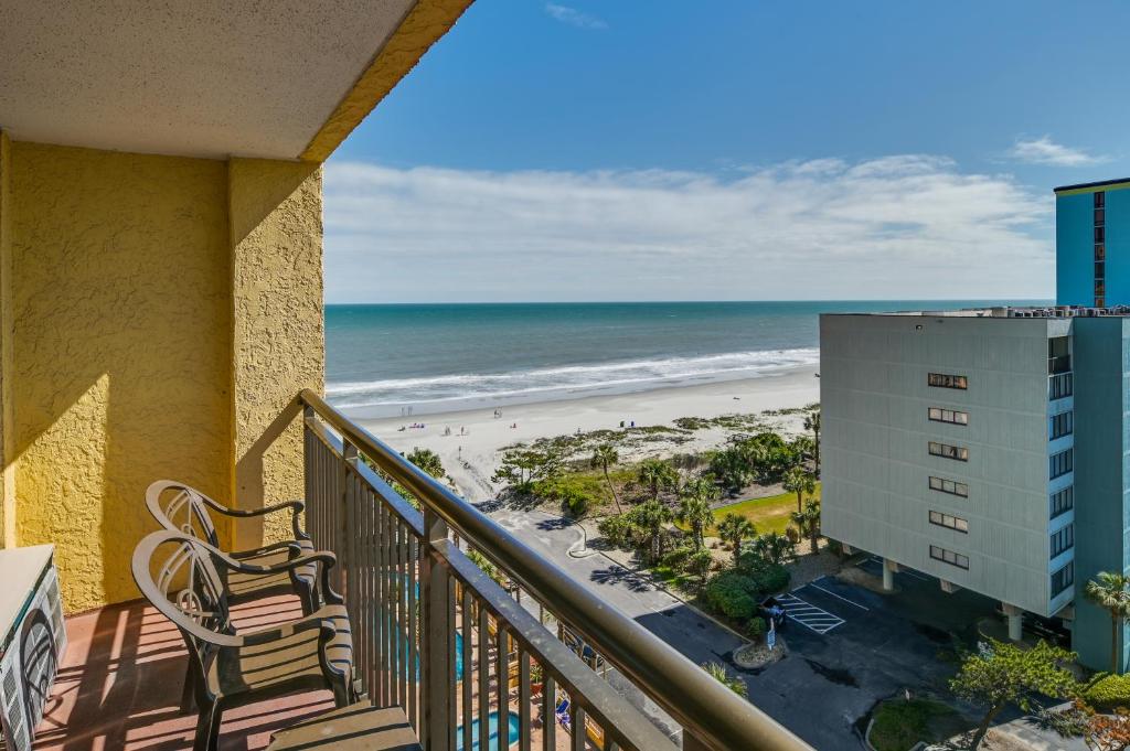 Oceanfront Condo with Pool Access in Myrtle Beach!, Myrtle Beach