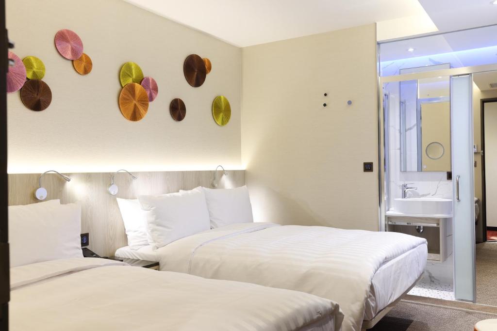 Royal Jade Boutique Hotel