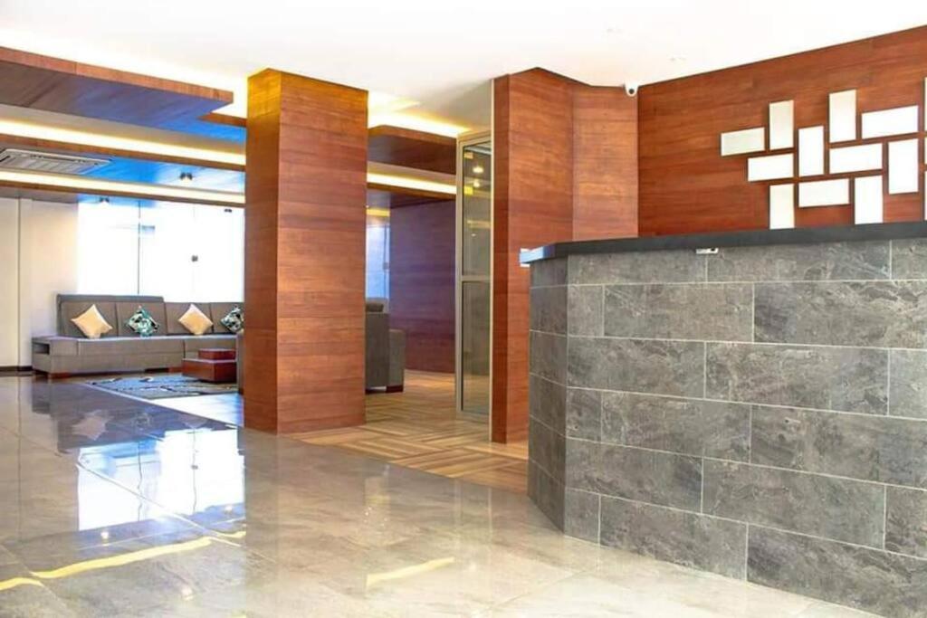 Departamentoo nuevo amoblado cerca a UAGRM, con excelente vista - 5