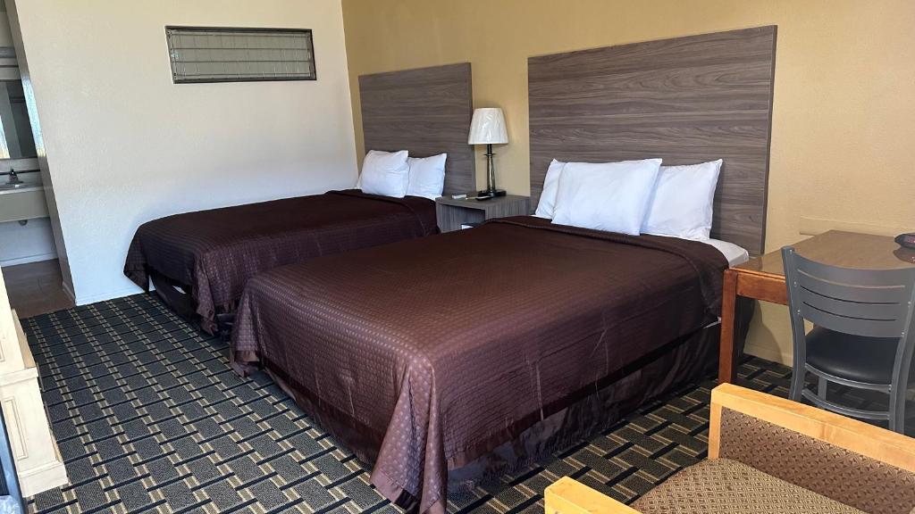 Economy Inn photo