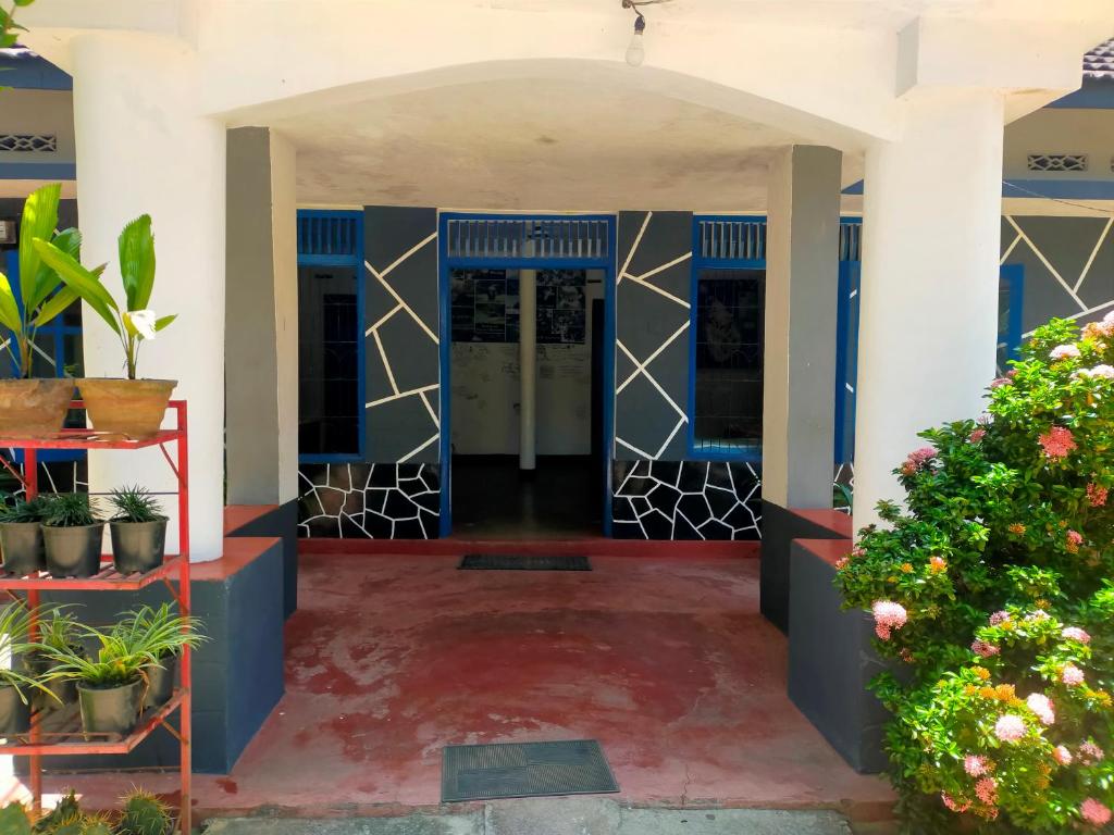Entrance, Eastwind Surf Camp in Arugam Bay