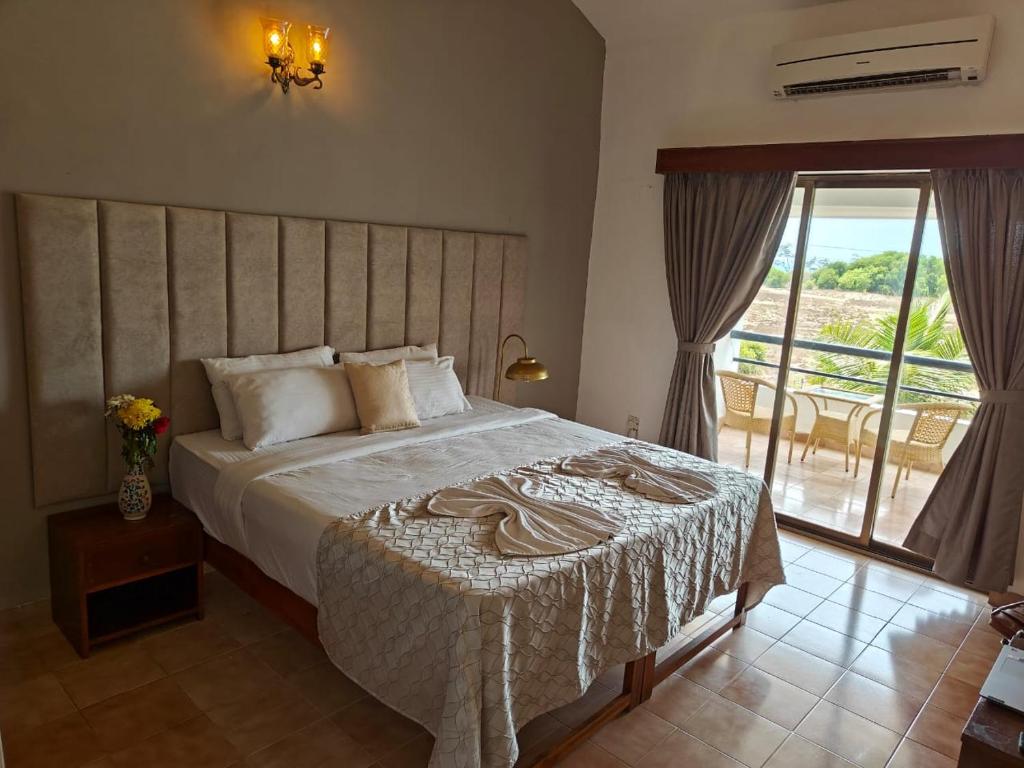 Luisa By the Sea SUITES &amp; SEA FRONT ROOMS — Hotel in Goa
