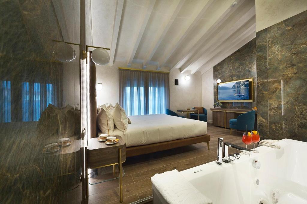 Vip's Motel Luxury Accommodation & Spa photo