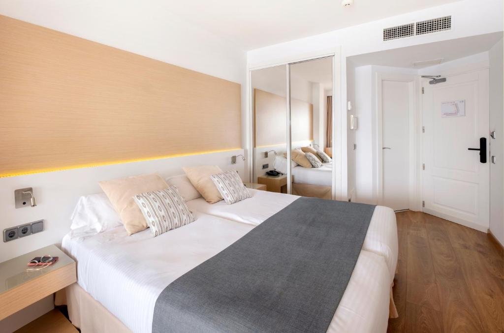 Sentido Fido Punta del Mar Hotel & Spa - Adults Only — Santa Ponca, Balearic Islands