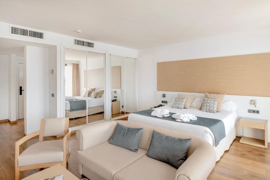 Sentido Fido Punta del Mar Hotel & Spa - Adults Only — Santa Ponca, Balearic Islands
