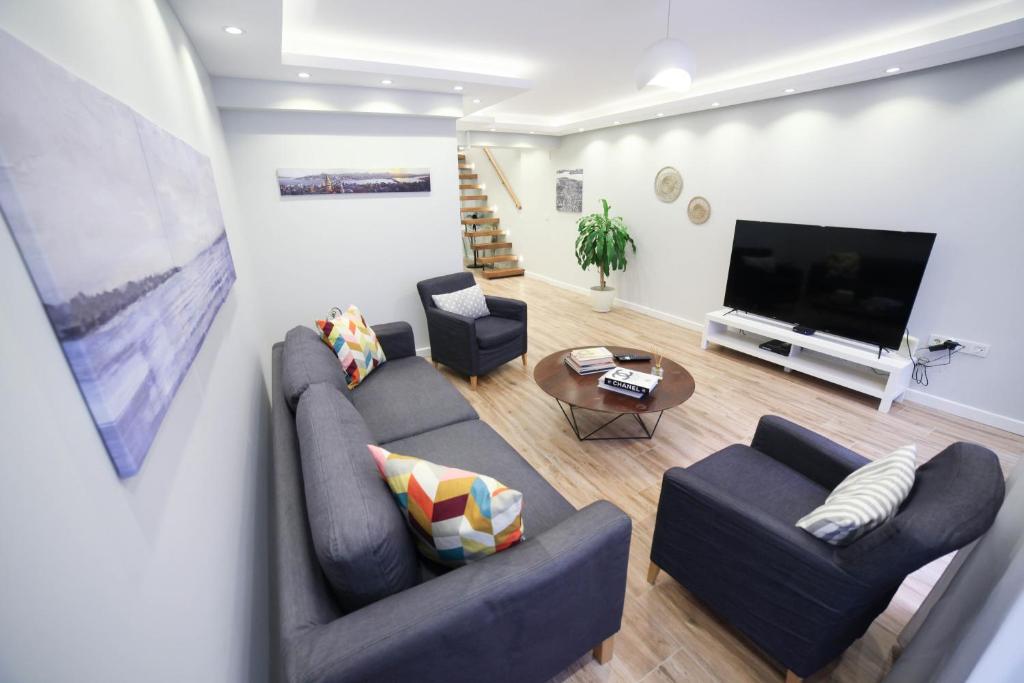 Modern Super Chic Duplex with a Terrace at the heart of city!, Istanbul