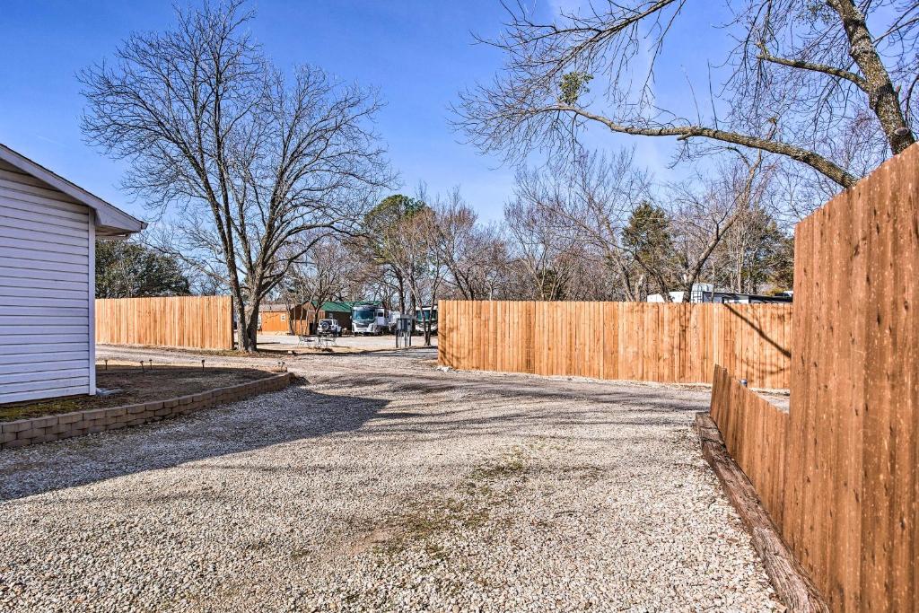 Pet-Friendly Cottage Near Lewisville Lake! photo