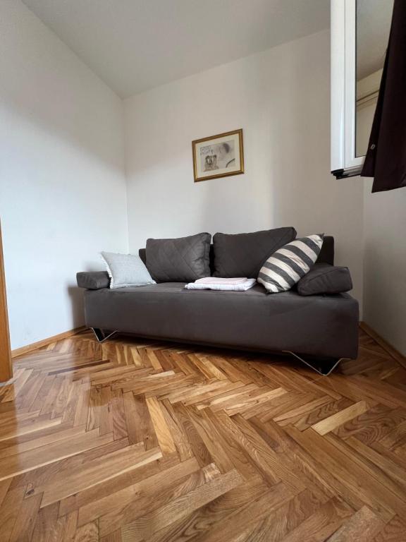 Ksenia Guesthouse Apartments and Studios - 3