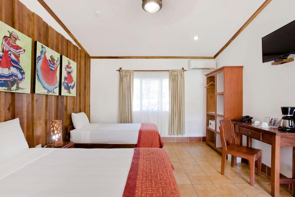 Hacienda Guachipelin Volcano Ranch Hotel & Hot Springs photo