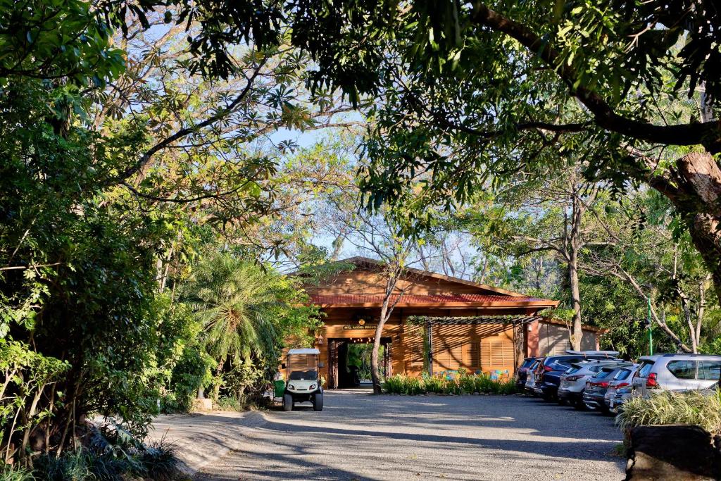 Hacienda Guachipelin Volcano Ranch Hotel & Hot Springs photo