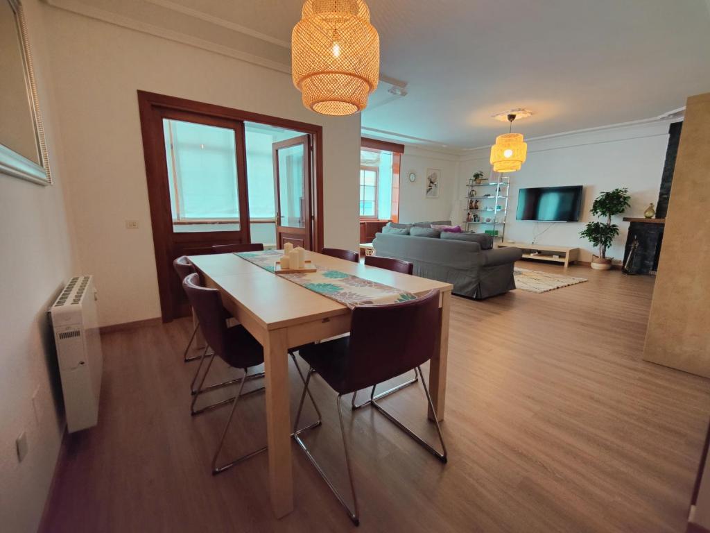 Céntrico, 100 metros de la playa, reformado,163 m2, Foz