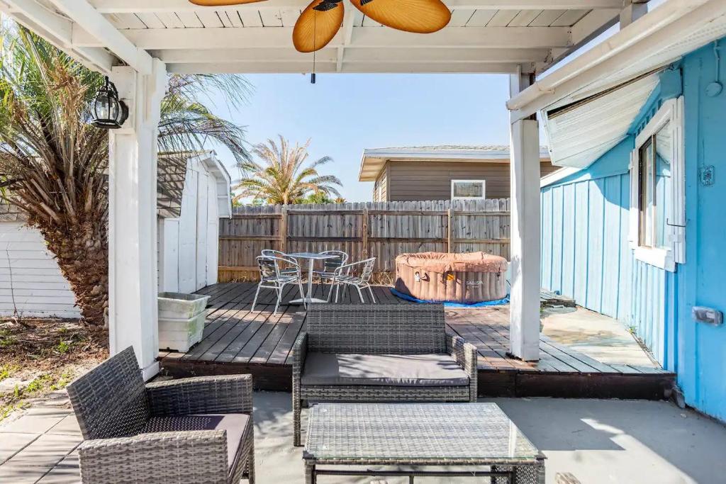 Peaceful Lydia Hide-O-Way - Unwind Near Beach, Breakfast, Spa & Go-Karts!, Panama City Beach