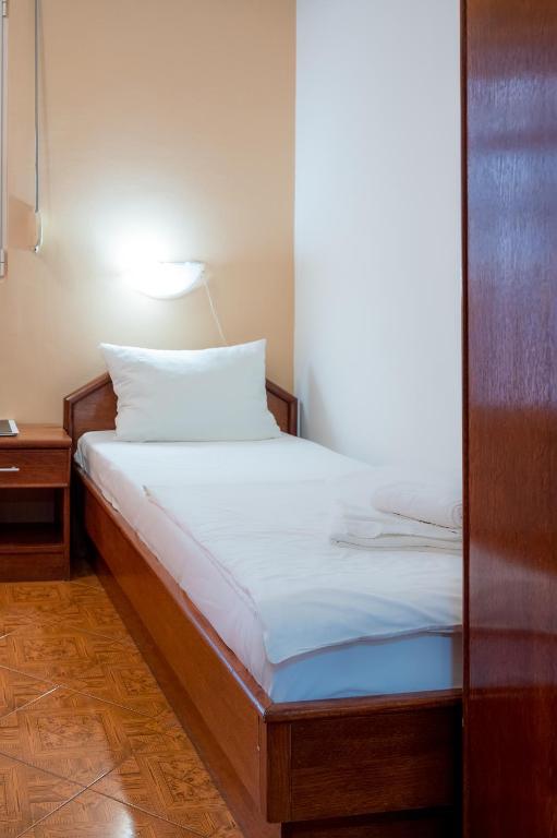 Garni Hotel MB photo