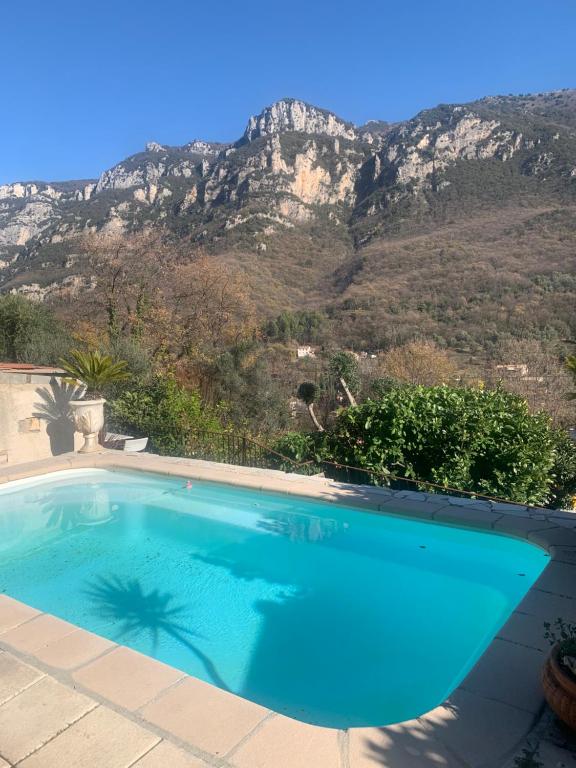 Charmante maison avec piscine - 2