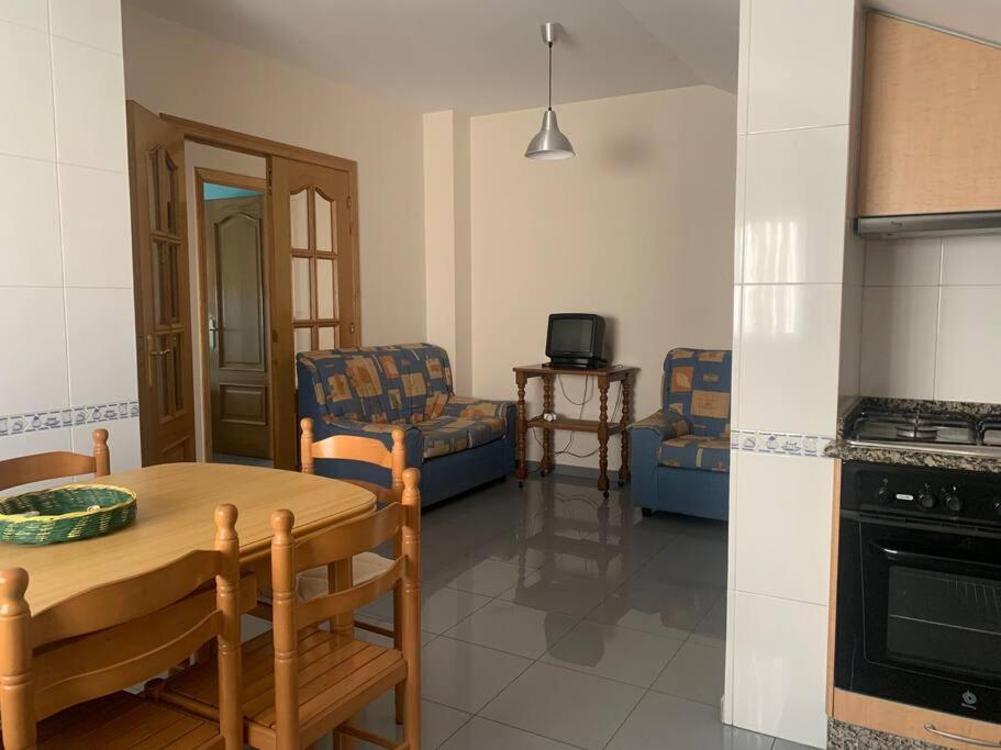Agradable casa de piedra con aparcamiento y jardín - 2