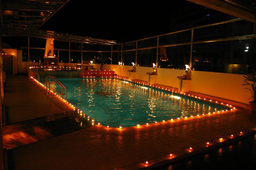 Swimming pool, Gokulam Park Hotel And Convention Centre in Kochi
