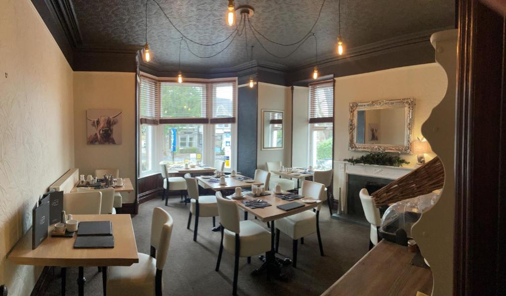 Glenville Guest House - Adults Only