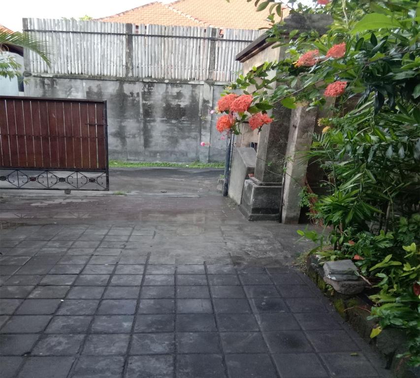 Loven Sanur Guest House
